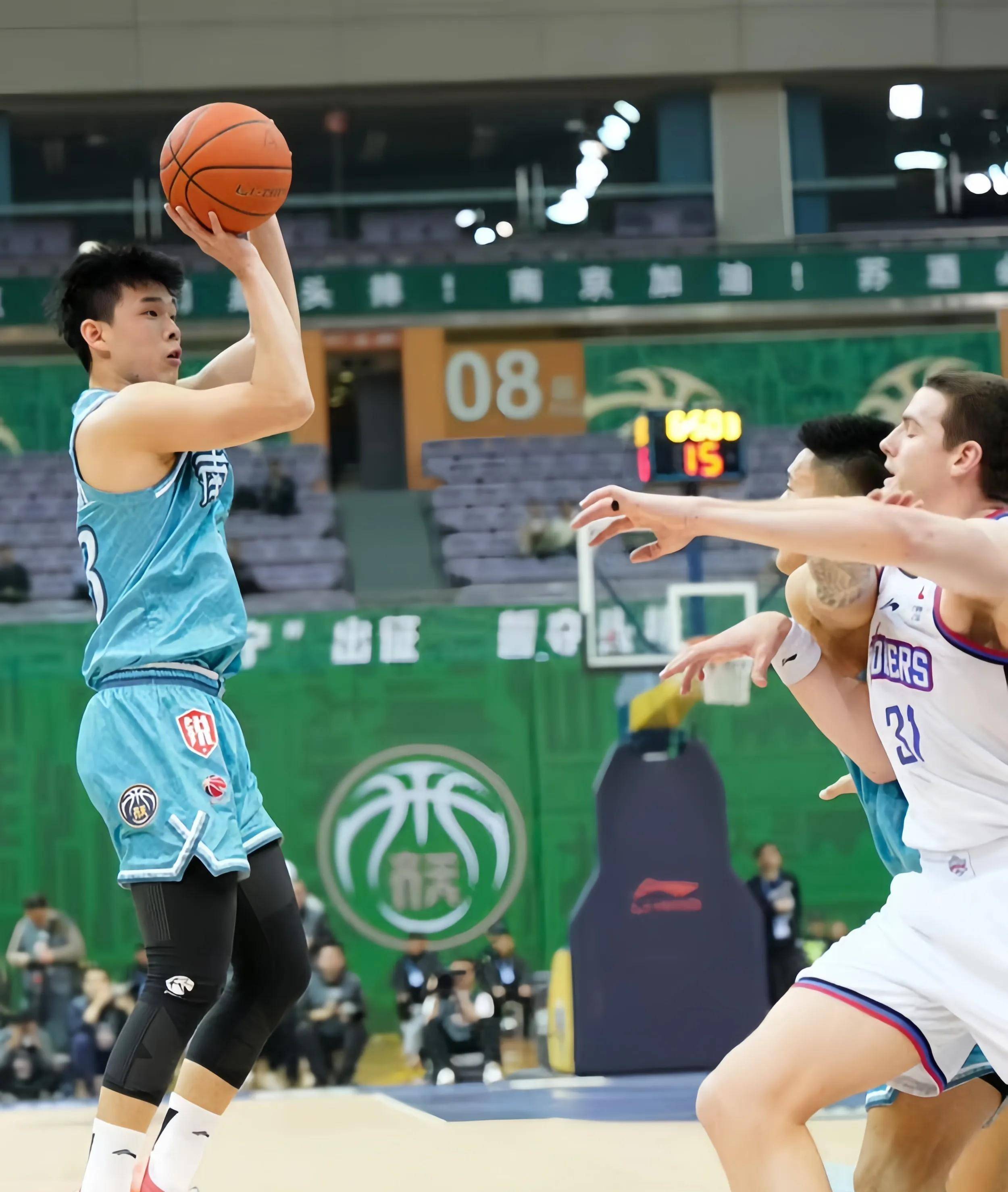 开云中国-今晚CBA季后赛焦点战，尼斯篮板制胜，压力陡增，资深球员宣示担当-开云中国